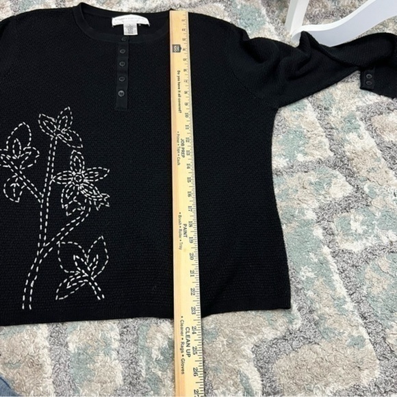 Evan-Picone embroidered flowers black sweater womens waffle knit button size L - Picture 5 of 8